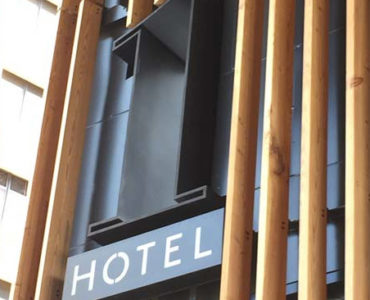 Maloya Project: 1 Sign Hotel Brooklyn Bridge